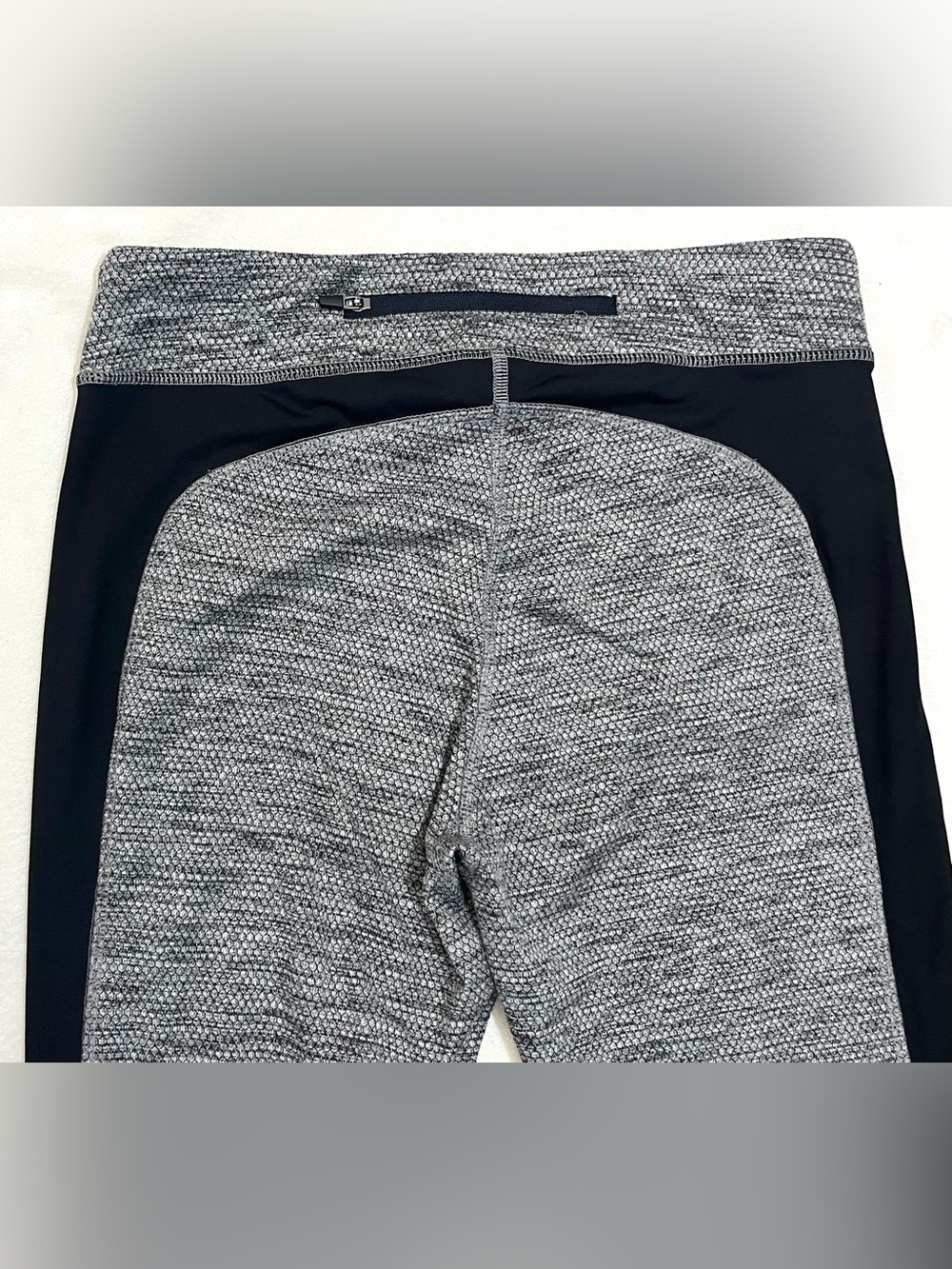 Champion Black and Gray Textured Athletic Leggings Women’s Small - Picture 14 of 15